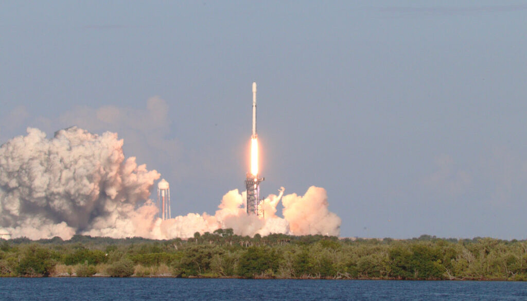Falcon Heavy Liftoff